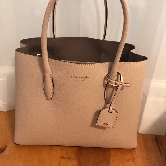kate spade Handbags - Kate Spade Medium Purse (Satchel)